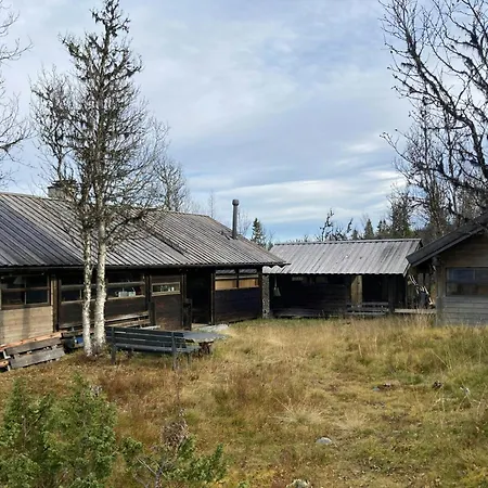 Alhytte Near Vasetvannet