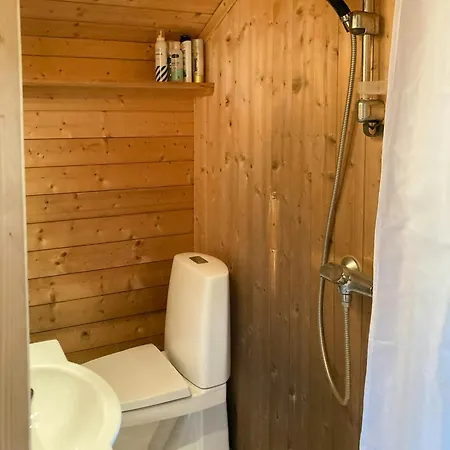 Alhytte Near Vasetvannet Nyaraló