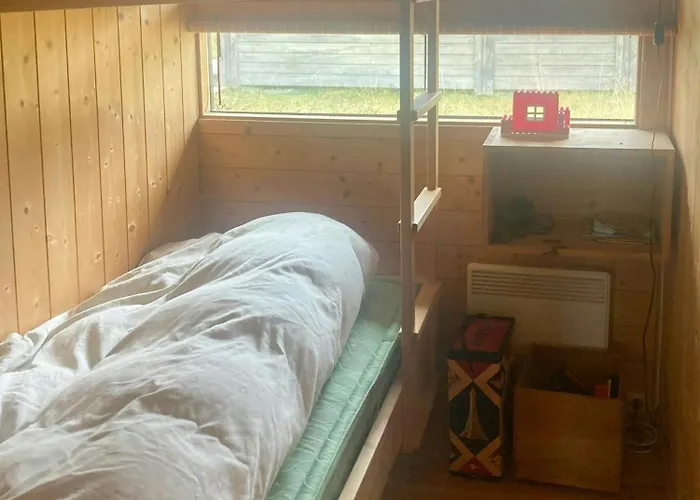 Alhytte Near Vasetvannet