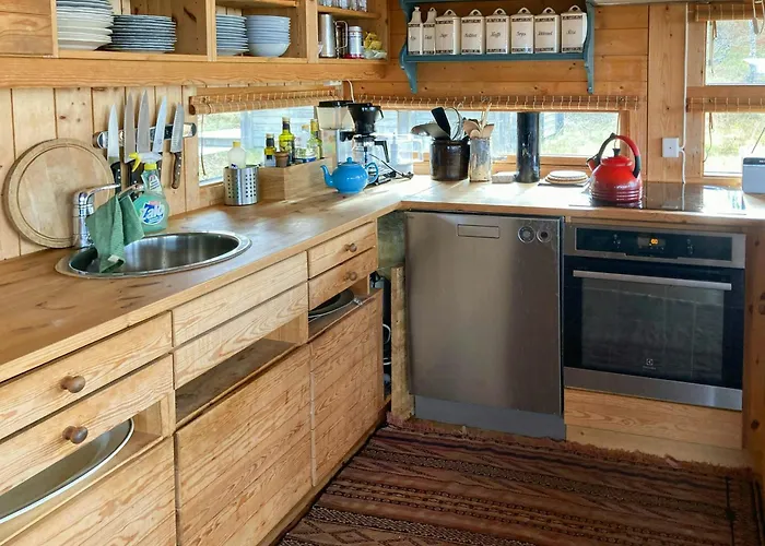 Alhytte Near Vasetvannet *